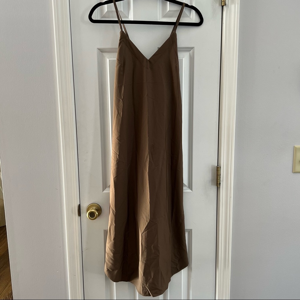 NWOT Taupe midi dress